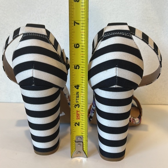 Torrid Floral Stripes Heels Sandal Ankle Strap Feminine Girly Colorful Wide 8W - Picture 4 of 7